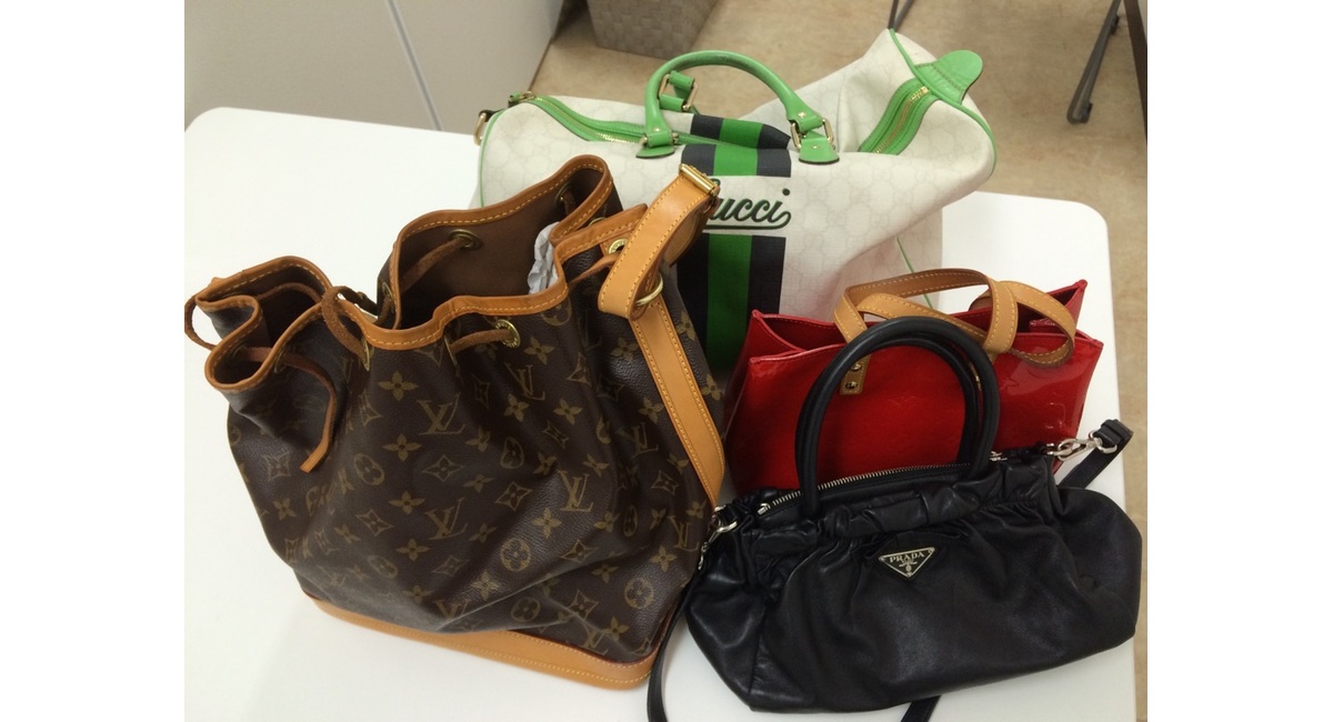 プラダとルイヴィトンのバッグの買取